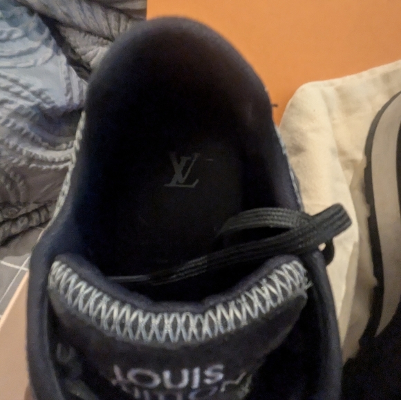 LV sneaker black color in perfect condition size 43 100% authentic/  Mercari - Picture 9 of 16